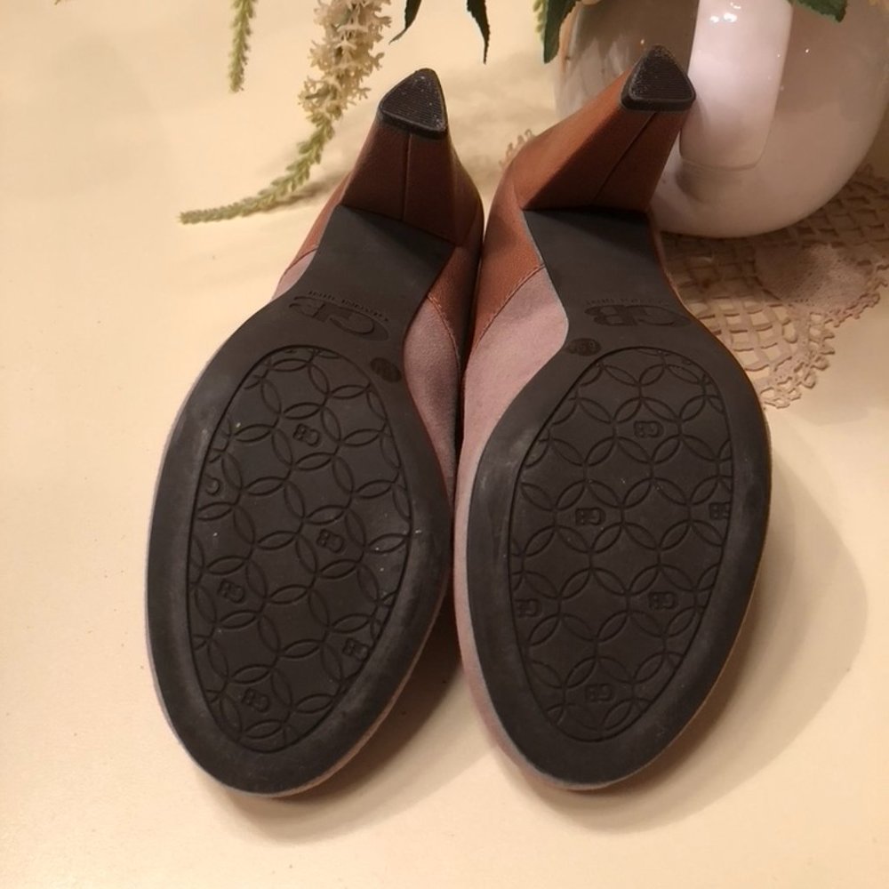 Suede and Leather Classic Pumps - Picture 4 of 4